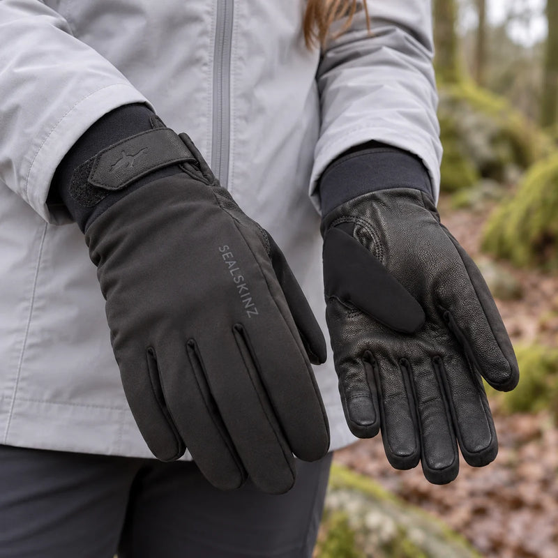 Mens & Ladies Waterproof All Weather Insulated Glove Black Gloves — product photograph