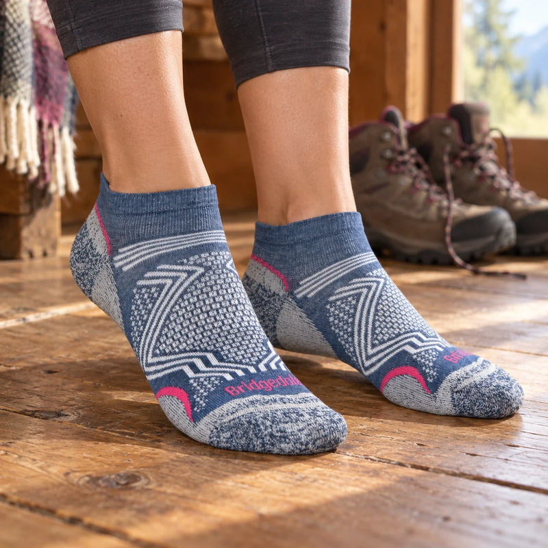 1 Pack Ladies Hiking Ultralight T2 Coolmax Low Cut Socks — product photograph